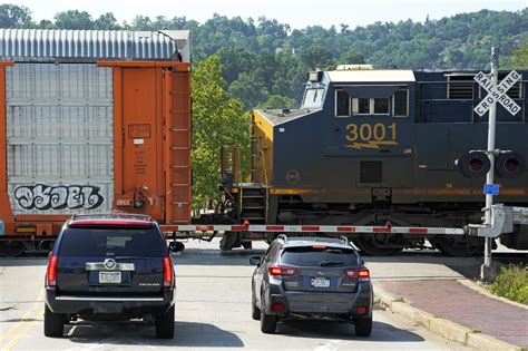 States clamp down on freight trains, fearing derailments and federal gridlock